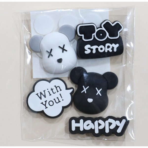 Стікери Кавс Kaws Мішки Ведмідь 3D наклейки для дітей 5 шт упаковка мультяшні аксесуари